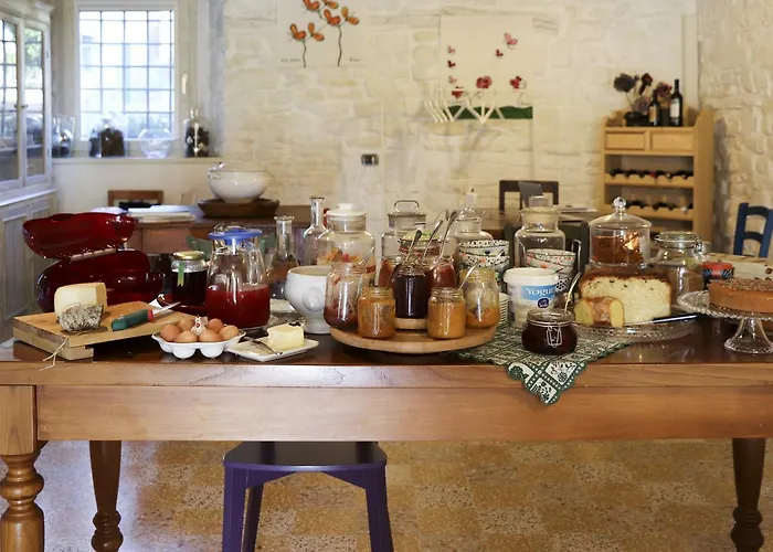 Oda ve Kahvaltı La Della Campanara 4*