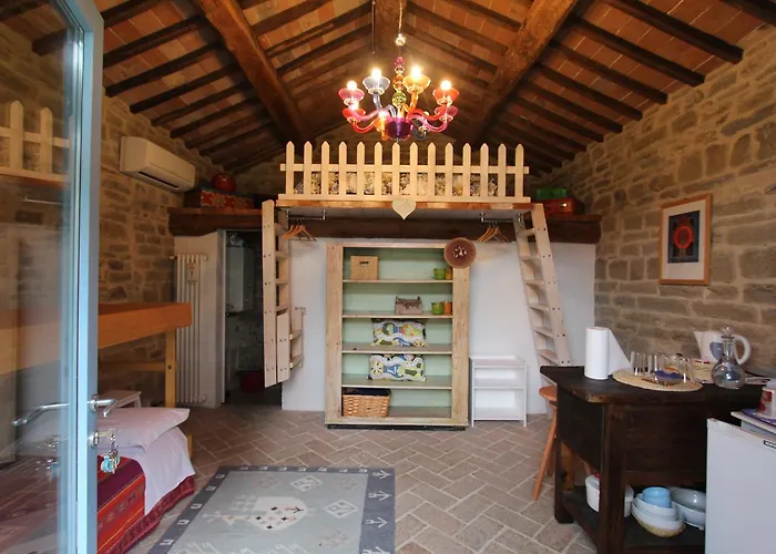 Oda ve Kahvaltı La Della Campanara 4*