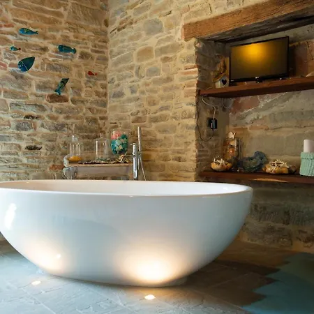 La Della Campanara Bed & Breakfast 4*