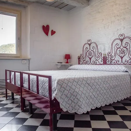 Bed & Breakfast La Della Campanara 4*