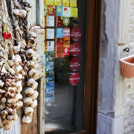 Bed & Breakfast La Della Campanara 4*