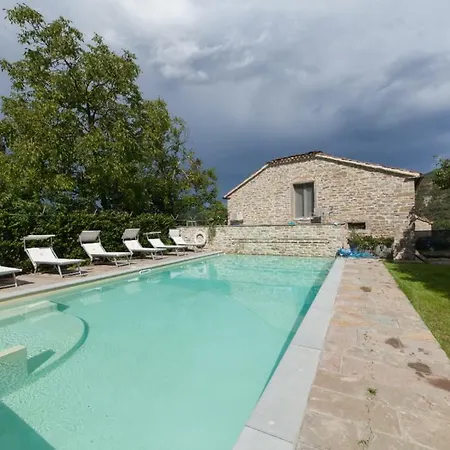 Bed & Breakfast La Della Campanara 4*