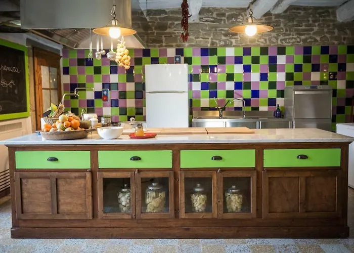 Alojamento de Acomodação e Pequeno-almoço La Della Campanara 4*